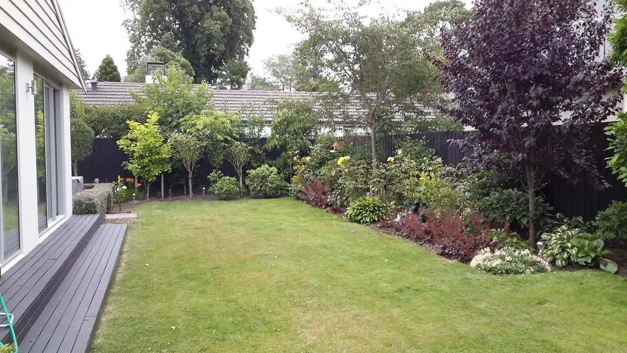 Bed & Breakfast In The Heart Of Fendalton Christchurch New Zealand